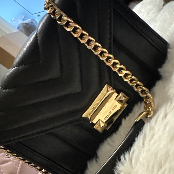 Michael Kors - Picture 1 of 3